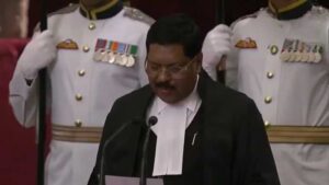 CJI BR Gavai Expresses Displeasure Over Absence of Maharashtra Chief Secretary, DGP During State Visit