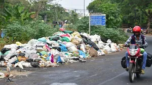 Kerala HC Orders Clearance Of Waste From Kochi Roads, Directs Inspection Of Brahmapuram Facility