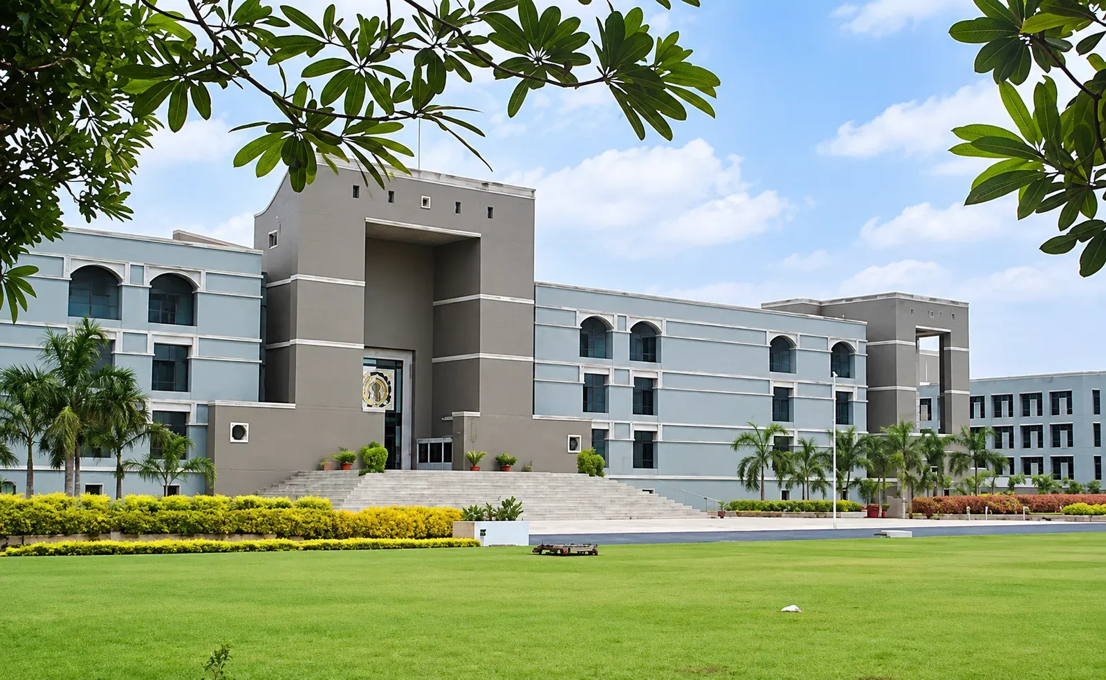 Gujarat HC Upholds Dismissal of Judicial Magistrate Over Undisclosed Vehicles, Loan and Advocate-Linked Mobile Phone