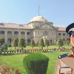 Allahabad HC Sets Aside Rejection of UP Police Constable Candidate Over Pending Criminal Case